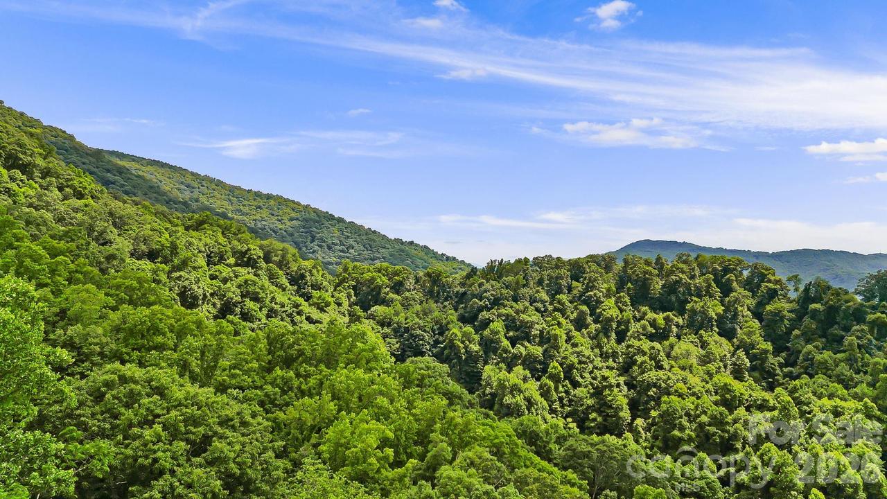 158 Sugar Cove Rd., Weaverville, NC 28787
