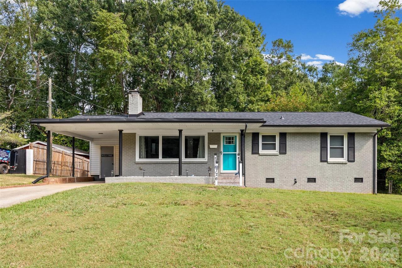 726 Forest Dr., Gastonia, NC 28054