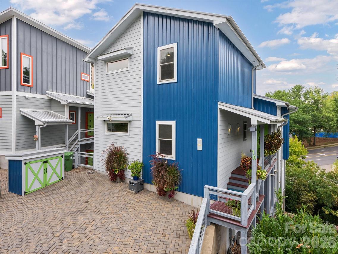 10 Birdhouse Row, Asheville, NC 28801