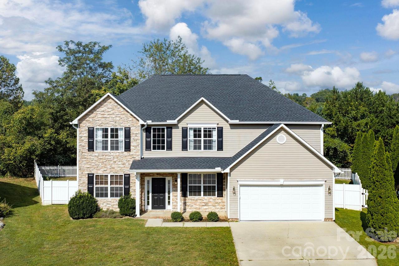 9 Carraway Ct., Asheville, NC 28804