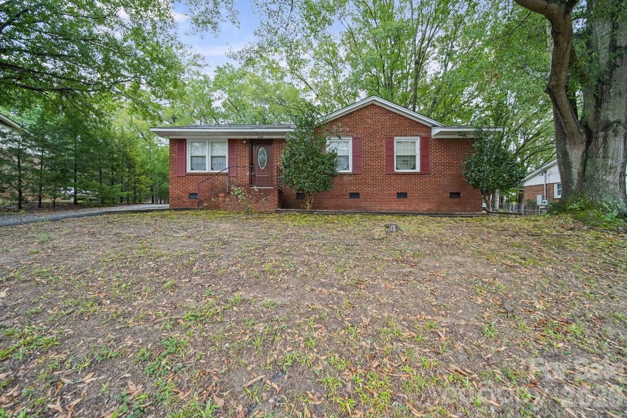 1435 Green Circle Dr., Gastonia, NC 28054