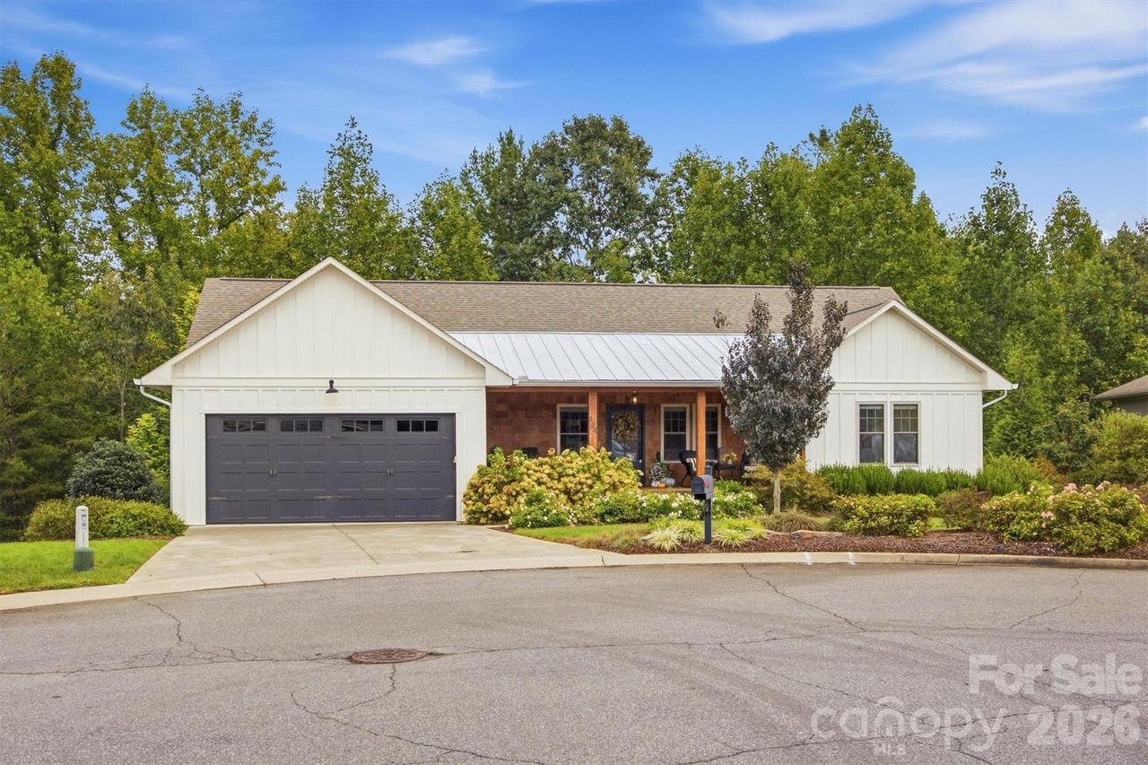 124 Beechmont Dr., Morganton, NC 28655