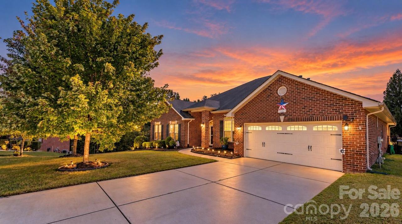 2581 Flintshire Ln., Gastonia, NC 28056