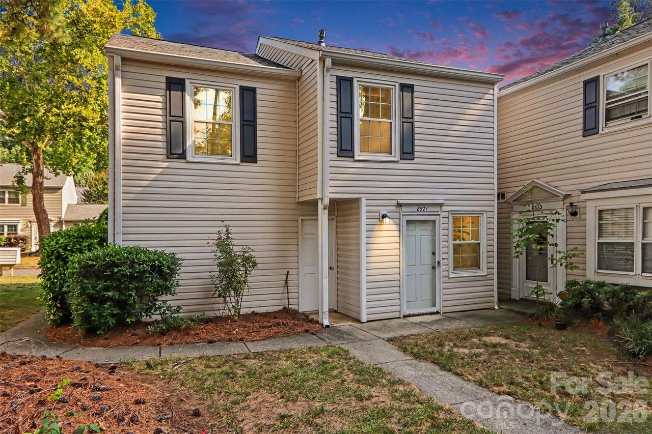 8521 Castle Pine Ct., Charlotte, NC 28226