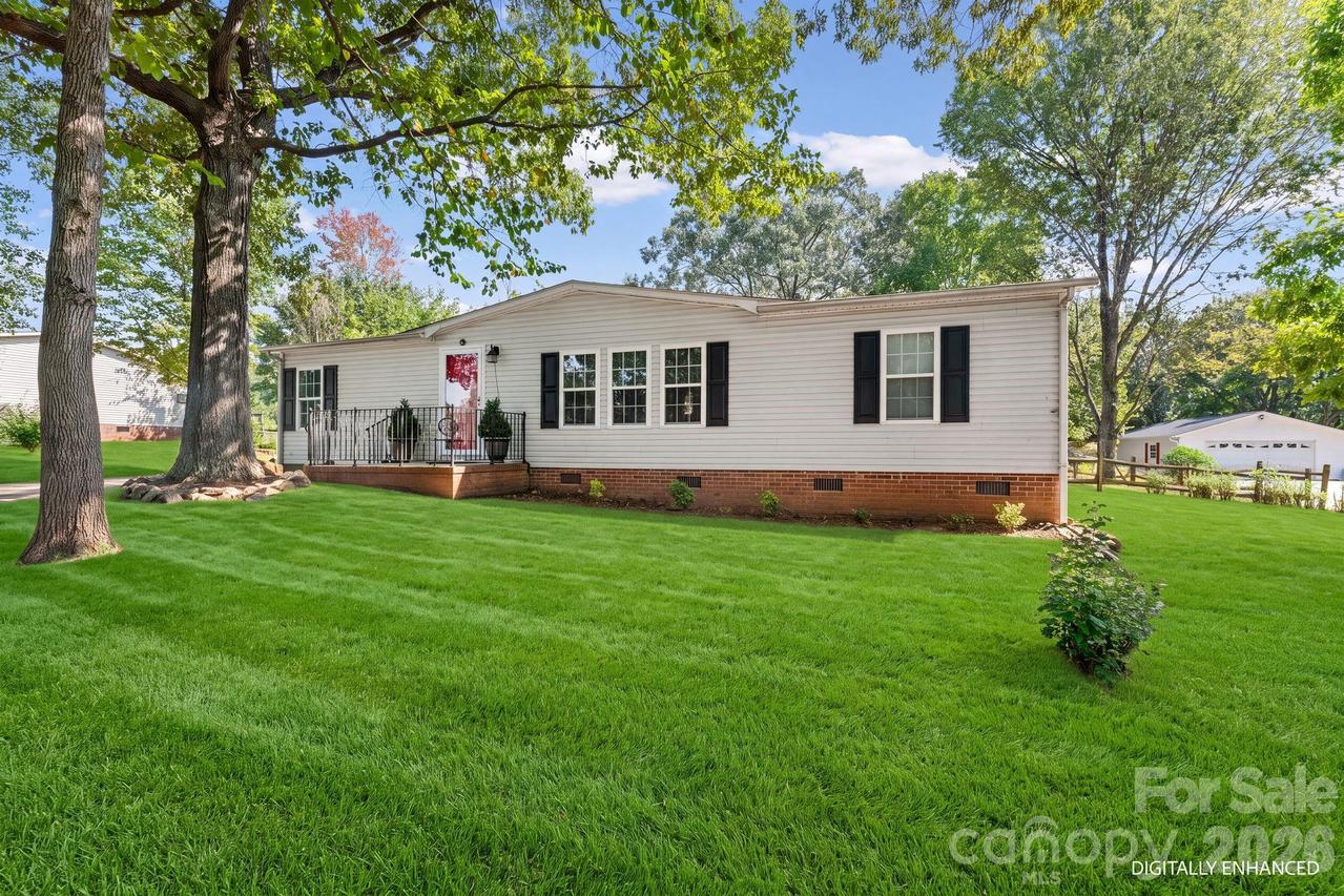 121 Regatta Ln., Mooresville, NC 28115