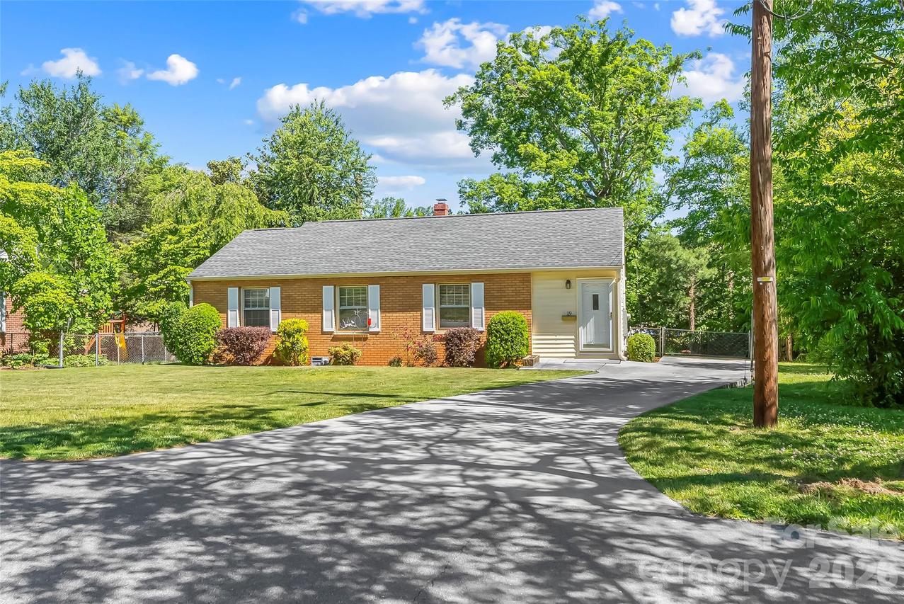 19 Wilburn Rd., Asheville, NC 28806