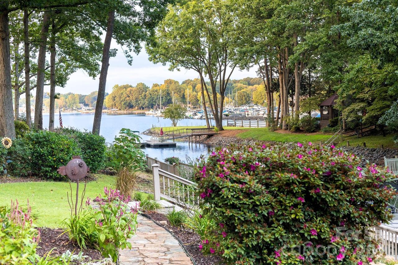 20019 Chapel Point Ln., Cornelius, NC 28031