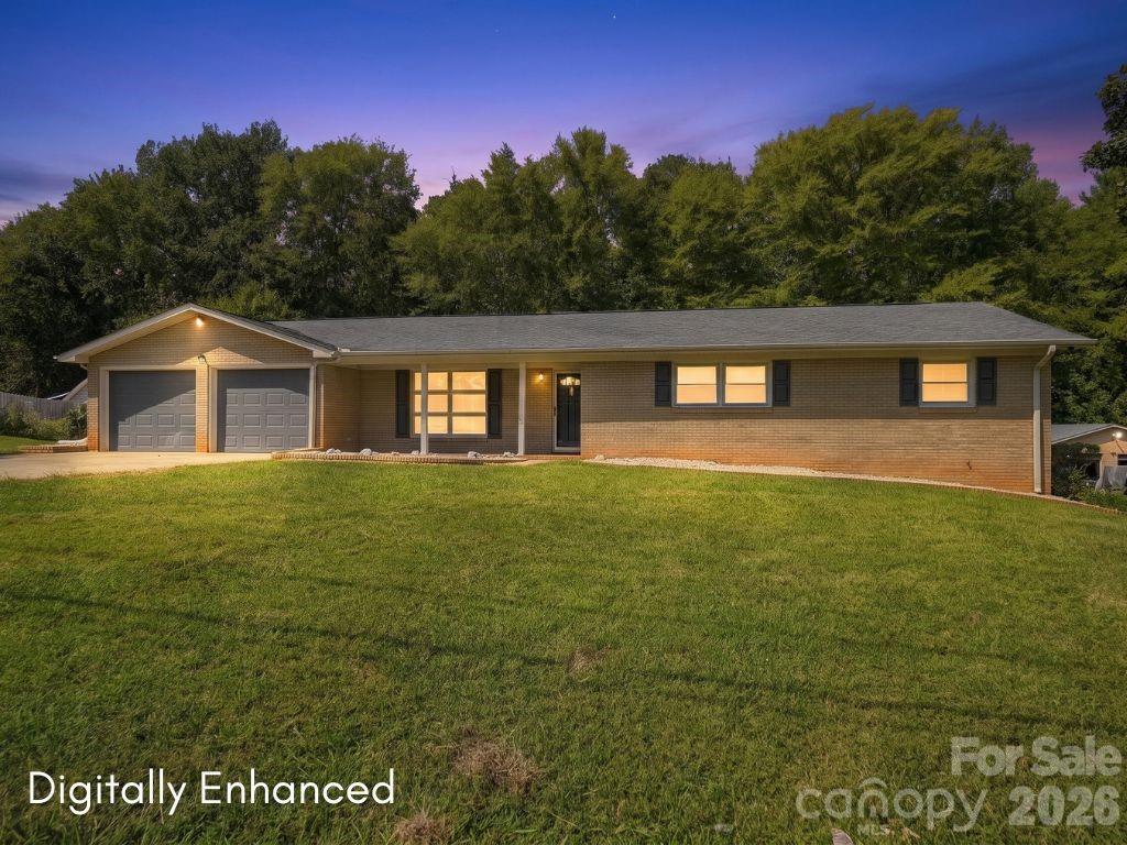 213 Lakeview Dr., Harrisburg, NC 28075