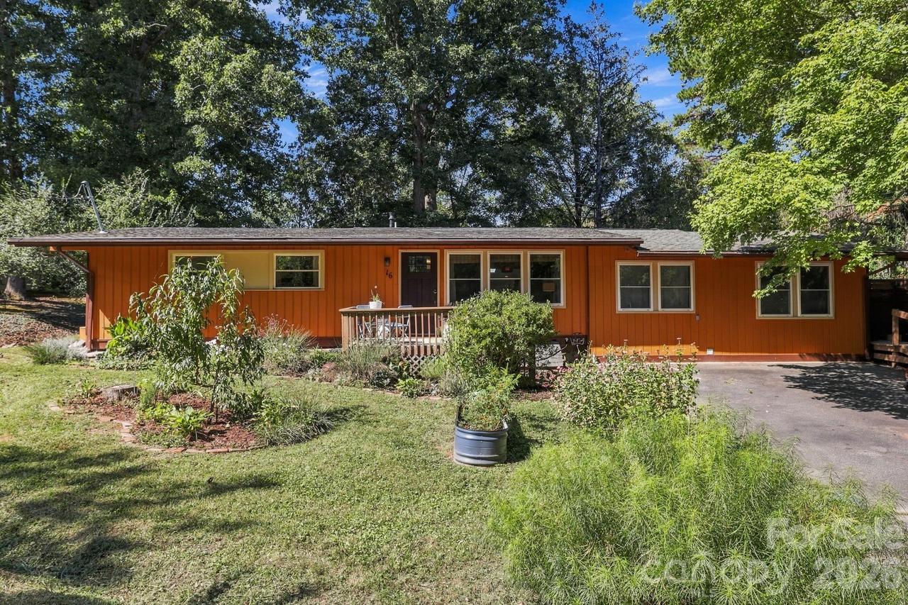 16 Melton Dr., Asheville, NC 28805