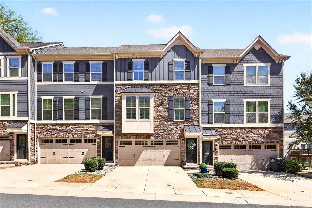 1728 Town Oak Ln., Charlotte, NC 28205