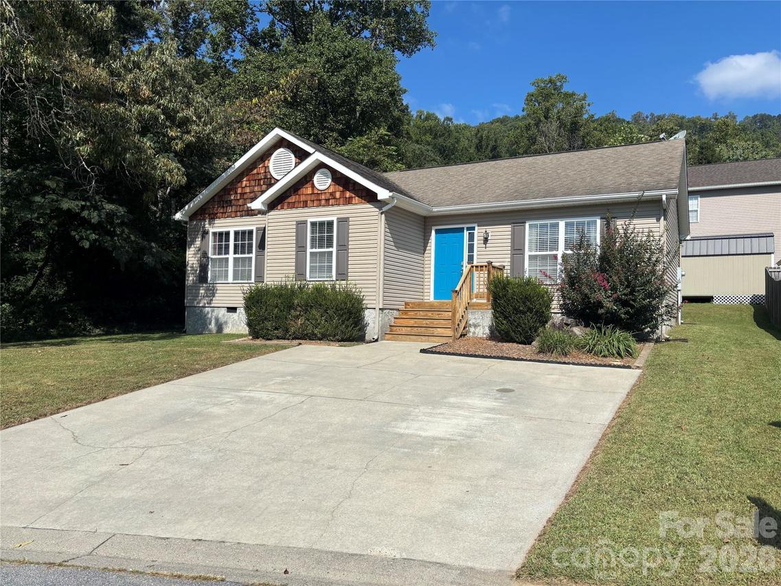 151 W Newberry Dr., Fletcher, NC 28732