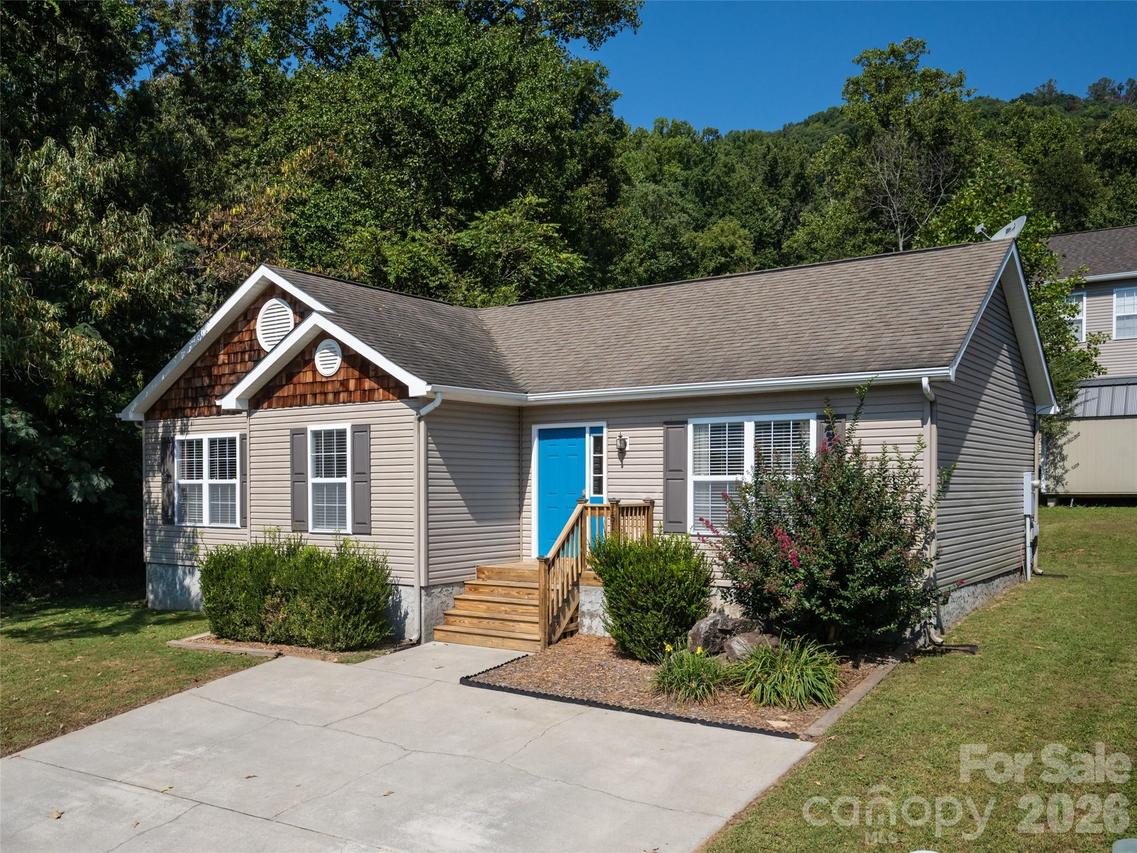 151 W Newberry Dr., Fletcher, NC 28732