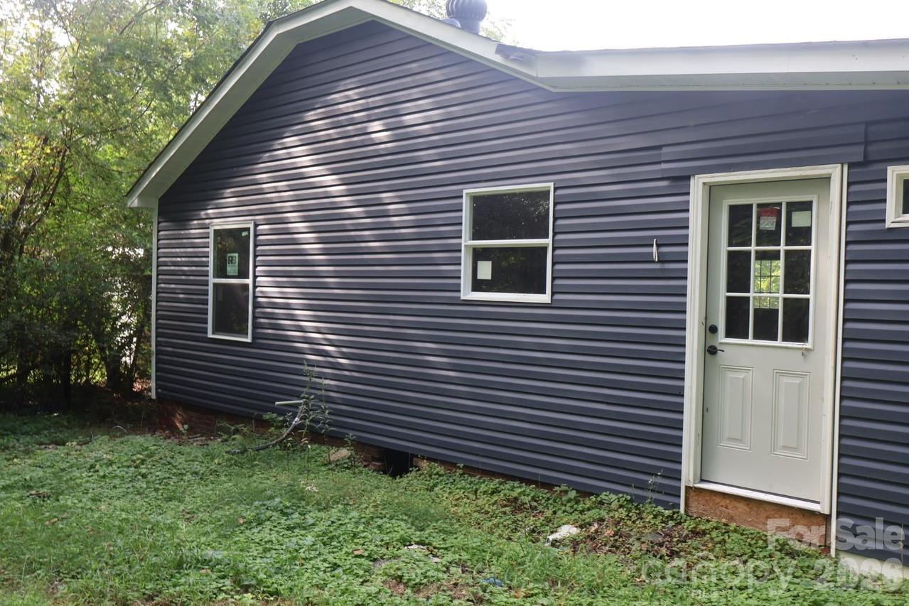 817 Skyland St., Kannapolis, NC 28083