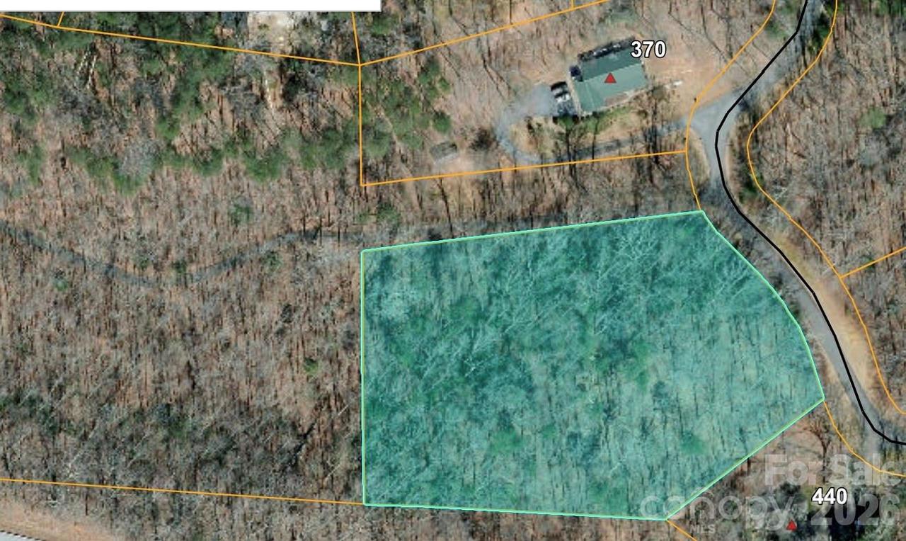 000 Duck Pond Ln., Columbus, NC 28722