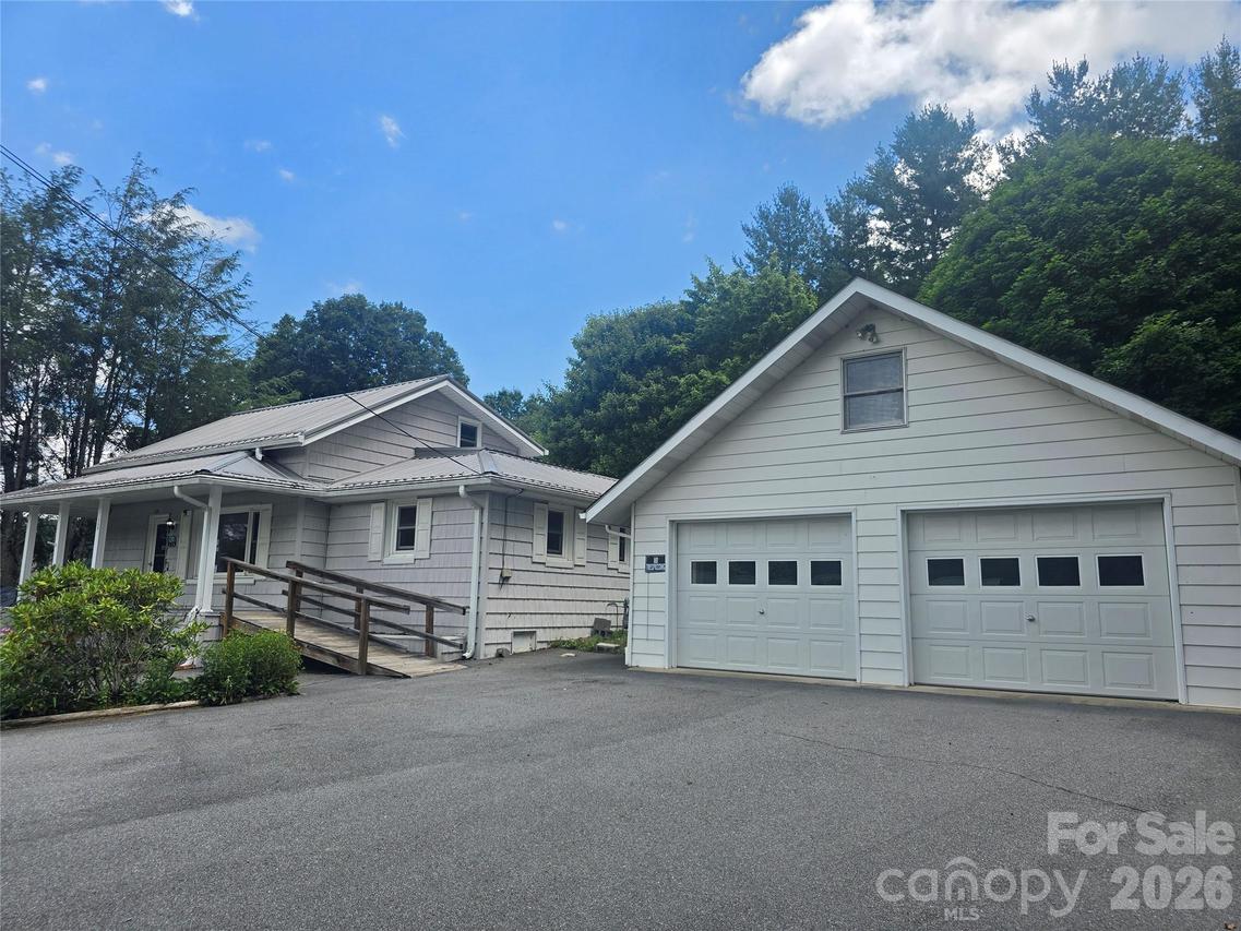 159 Hubert St., Newland, NC 28657