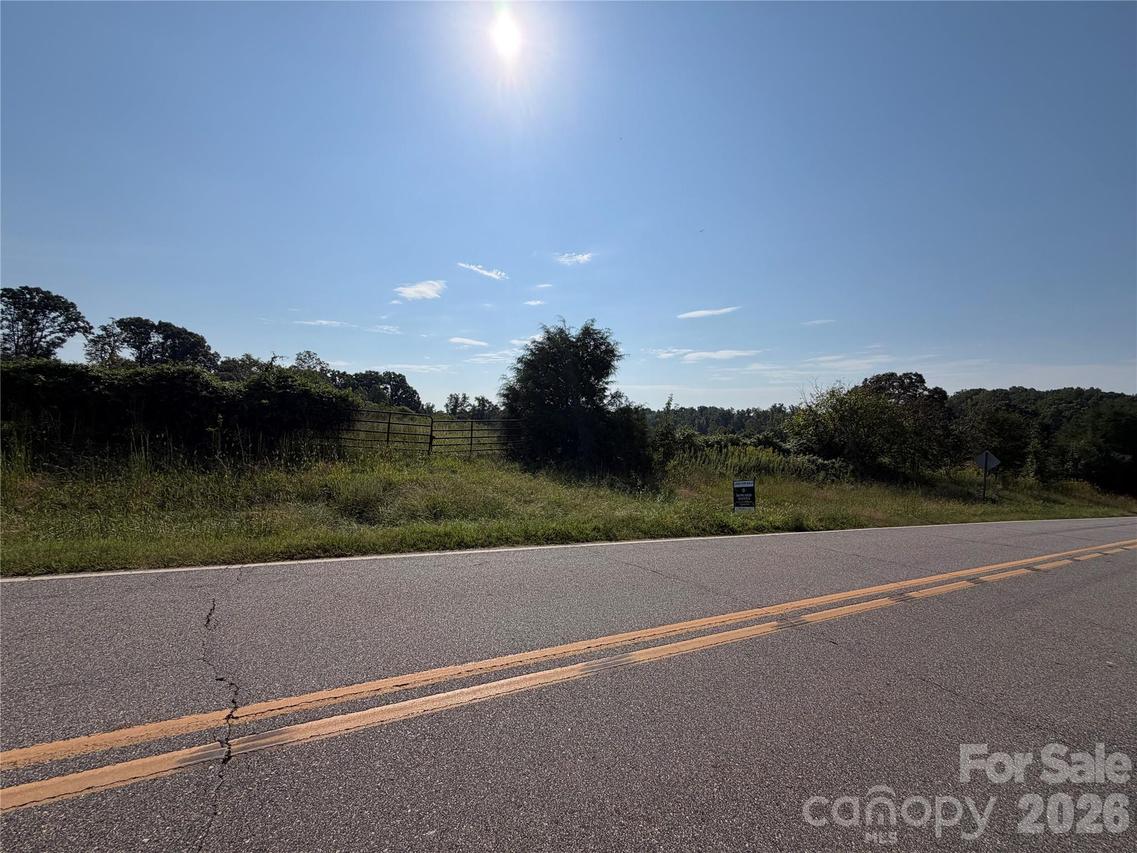 654 Whites Farm Rd., Statesville, NC 28625