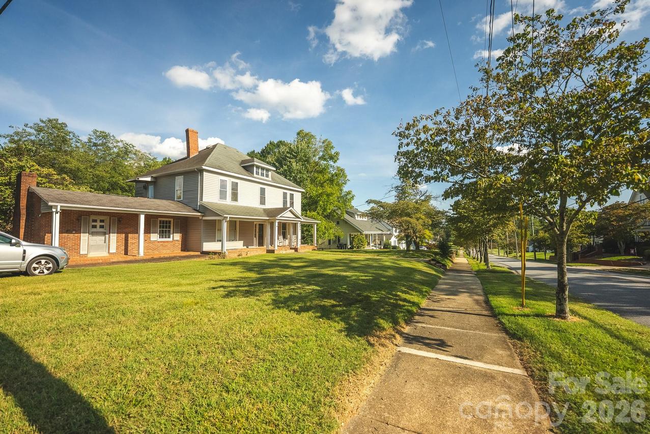 12 1st Avenue Dr., Taylorsville, NC 28681