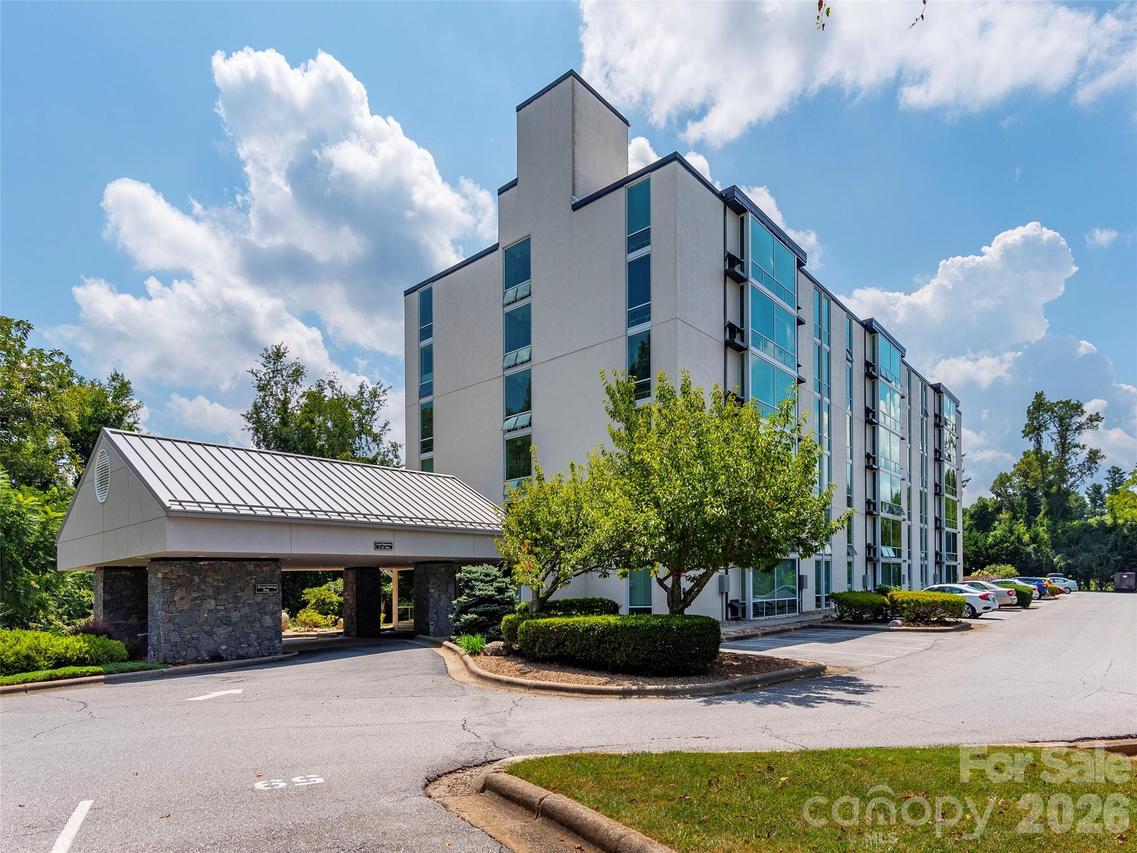 647 Town Mountain Rd. #307, Asheville, NC 28804