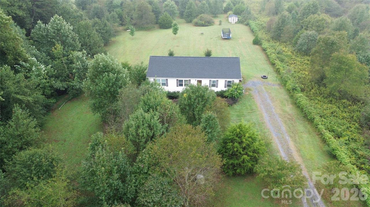 1274 Crandell Dr., Crouse, NC 28033