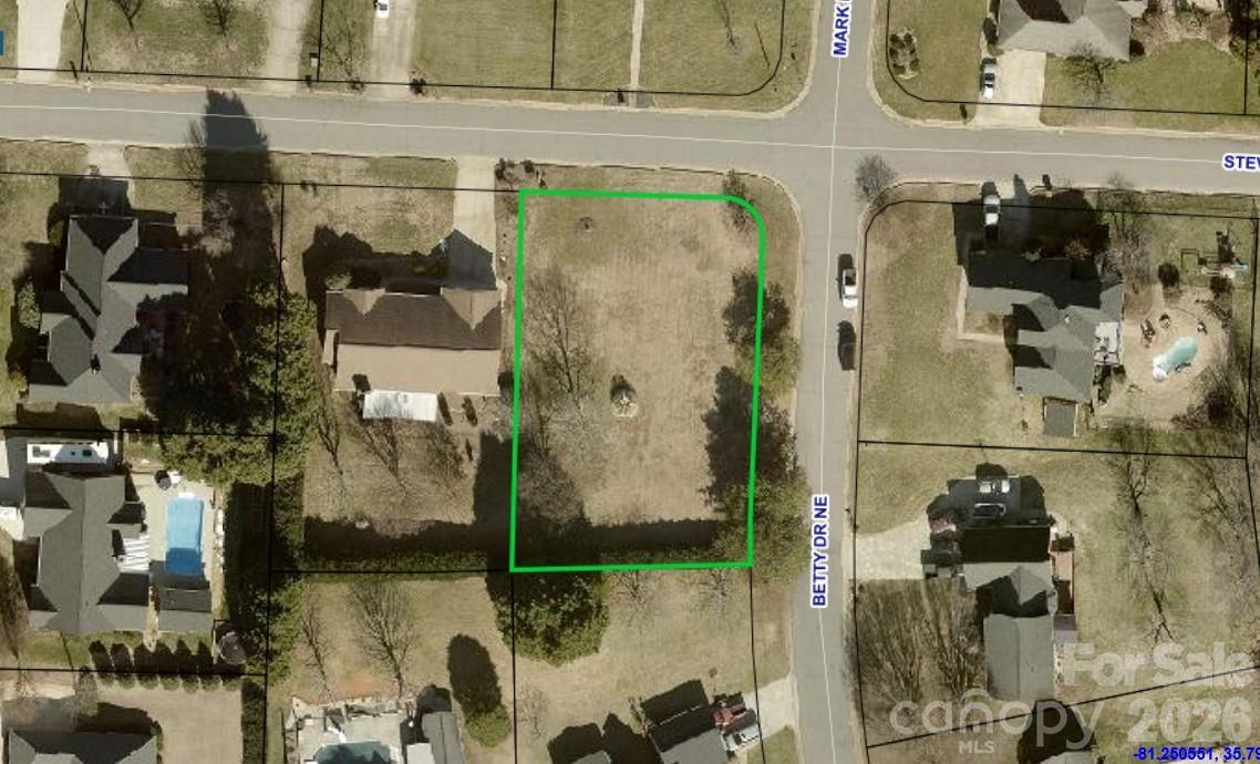 3736 Steve Ikerd Dr., Hickory, NC 28601