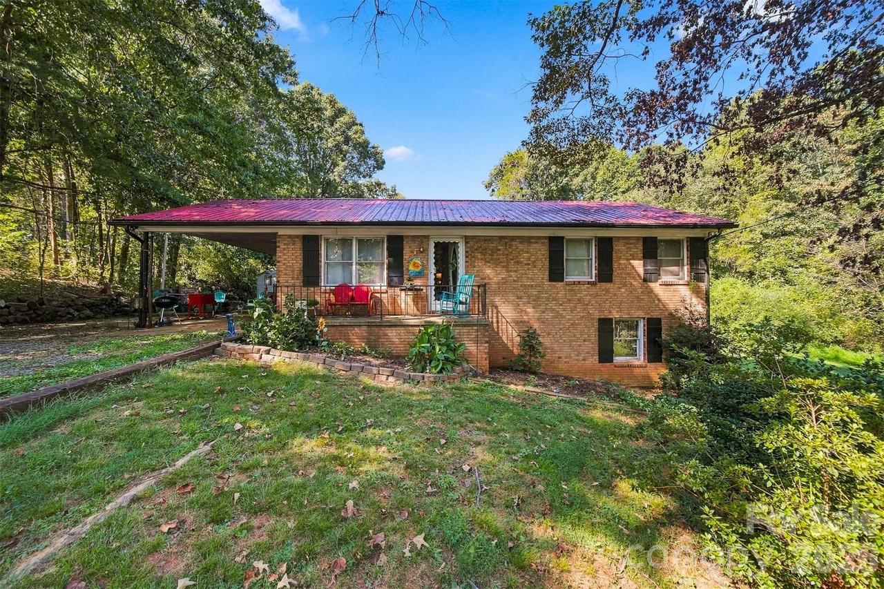 3115 10th Ave., Conover, NC 28613