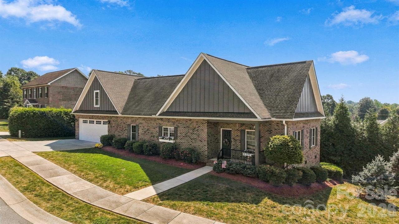 1258 10th Street Pl., Hickory, NC 28601