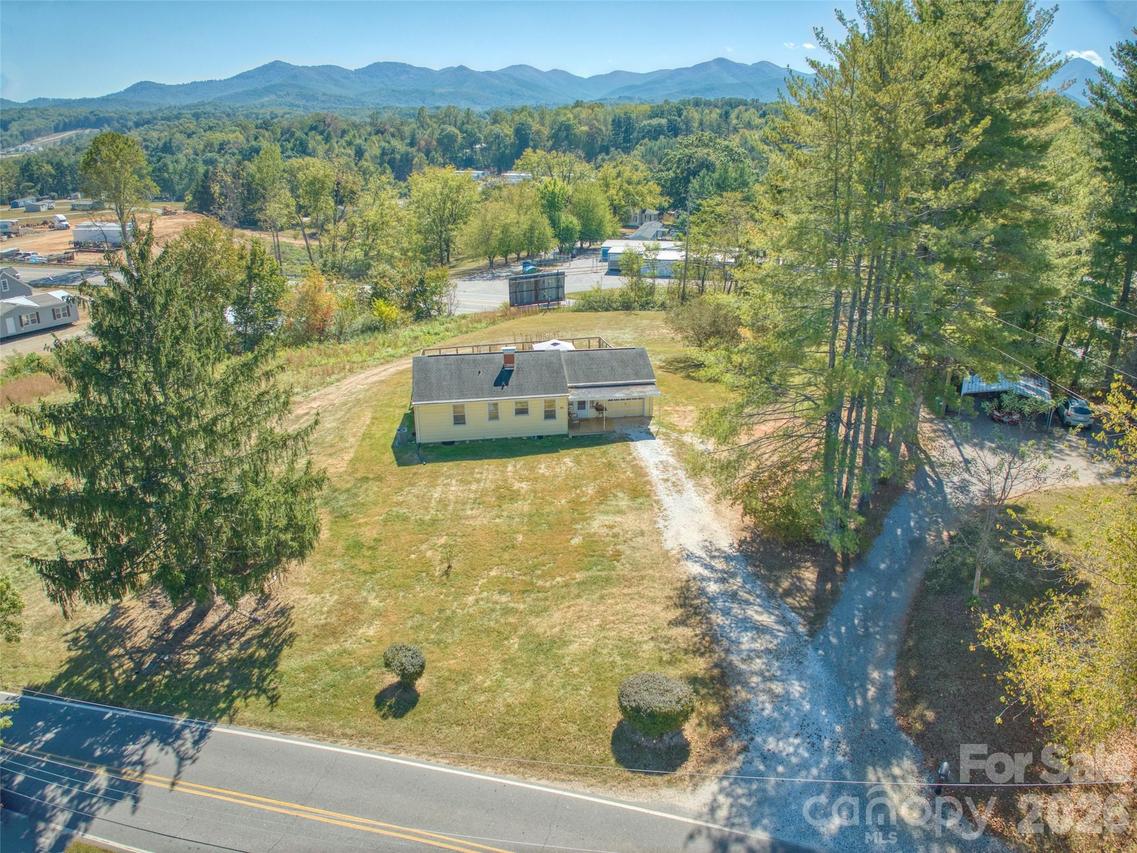 99 Justice Ridge Rd., Candler, NC 28715