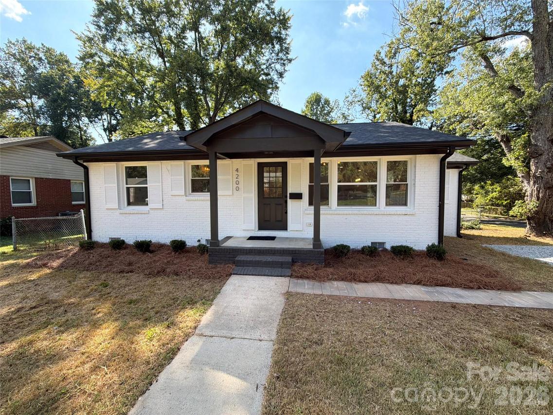 4200 Abbeydale Dr., Charlotte, NC 28205