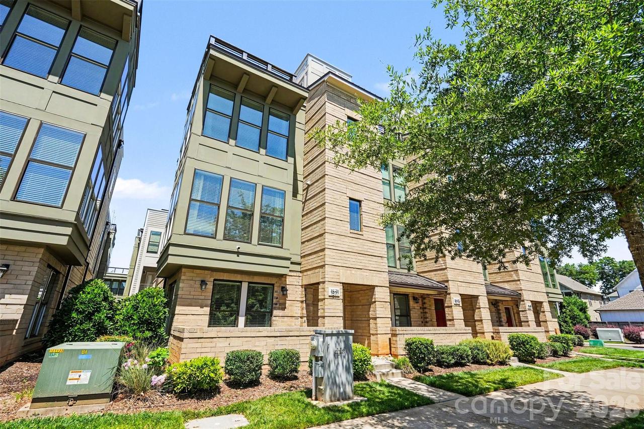 1571 Duckworth Ave., Charlotte, NC 28208
