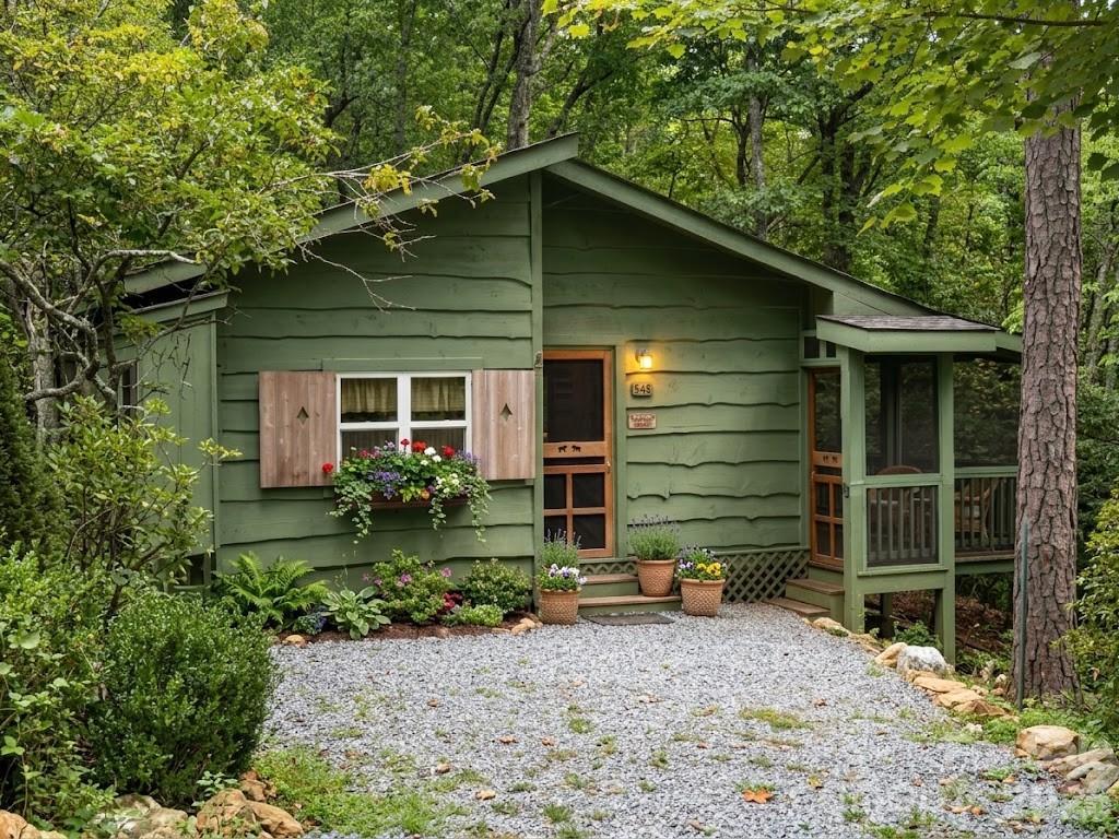 548 Bear Cub Dr., Spruce Pine, NC 28777