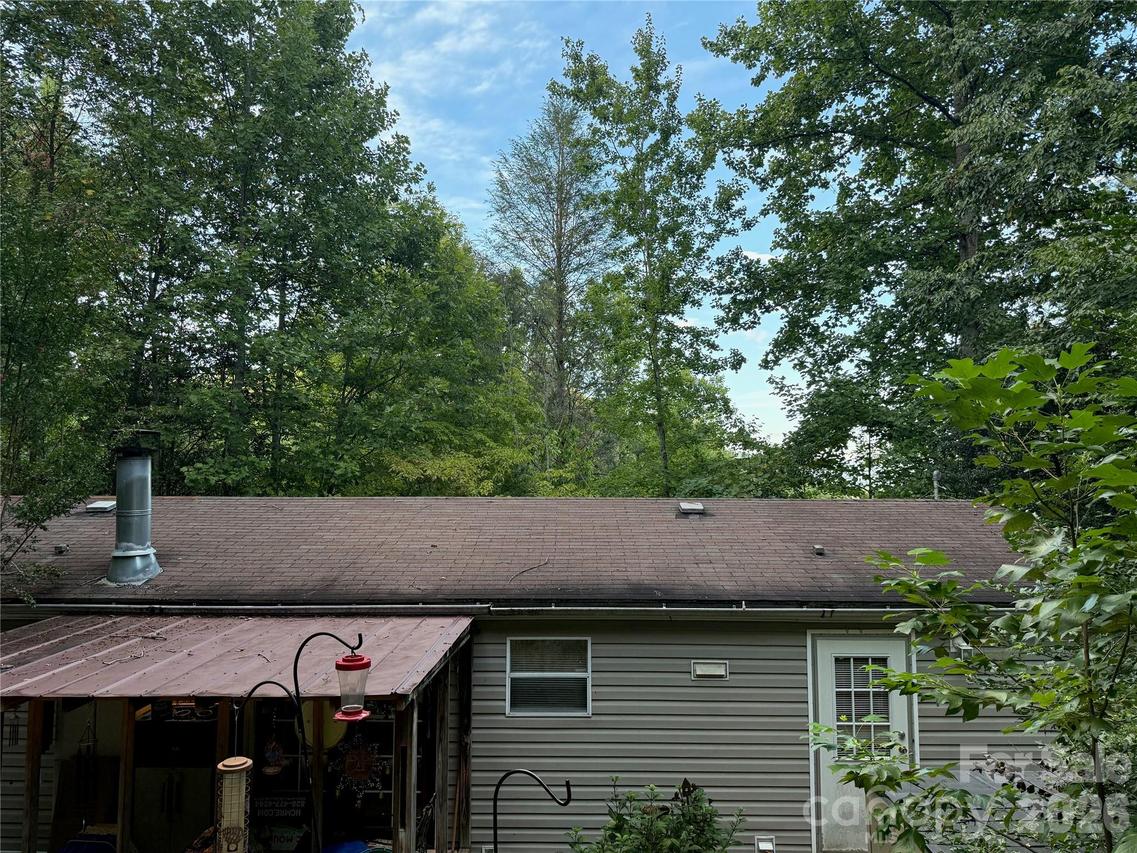 701 Possum Holler Dr., Bryson City, NC 28713