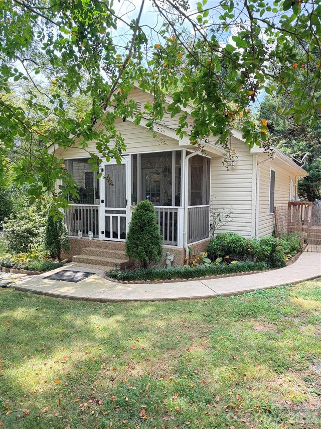 522 19th St., Hickory, NC 28602