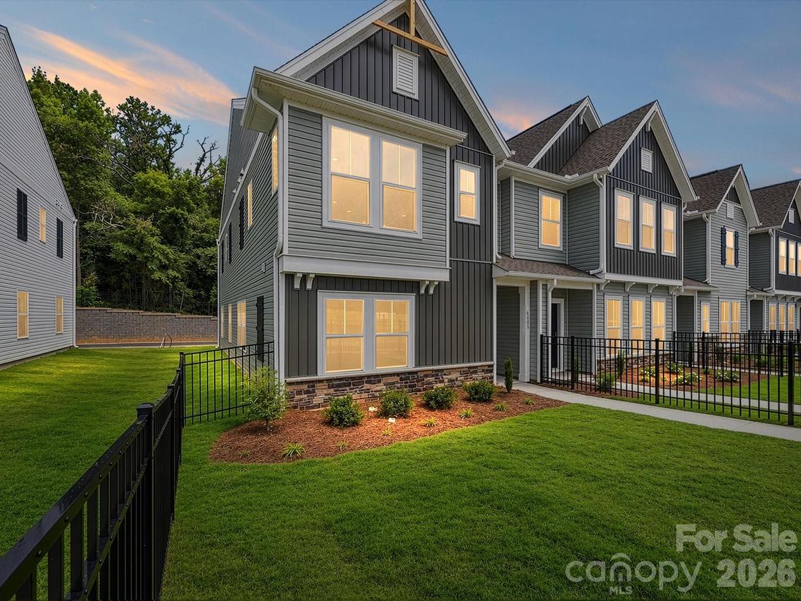 6605 Fire Lily Ln., Charlotte, NC 28216