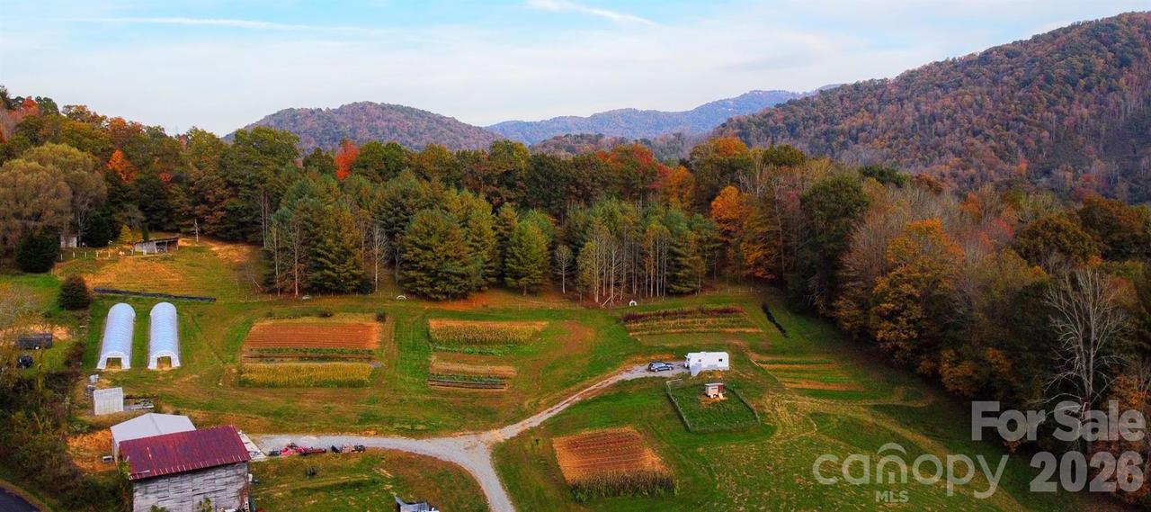 124 Penland Branch Rd., Burnsville, NC 28714