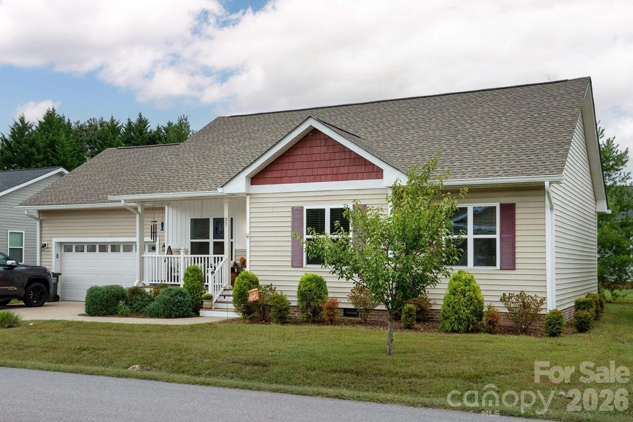 27 Day Lilly Ct., Hendersonville, NC 28739