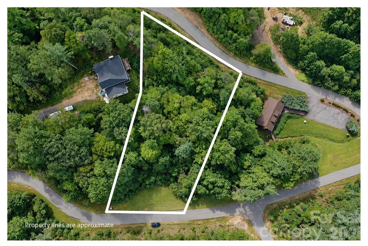 18 Mountain Magnolia Dr., Leicester, NC 28748