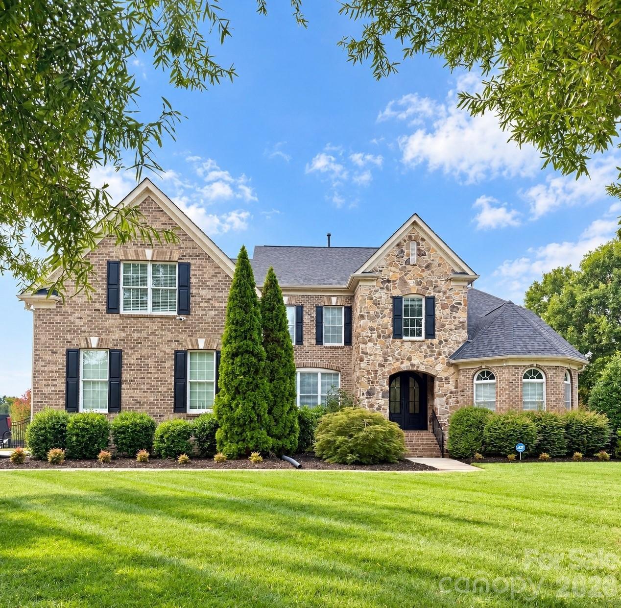 5017 Autumn Blossom Ln., Waxhaw, NC 28173