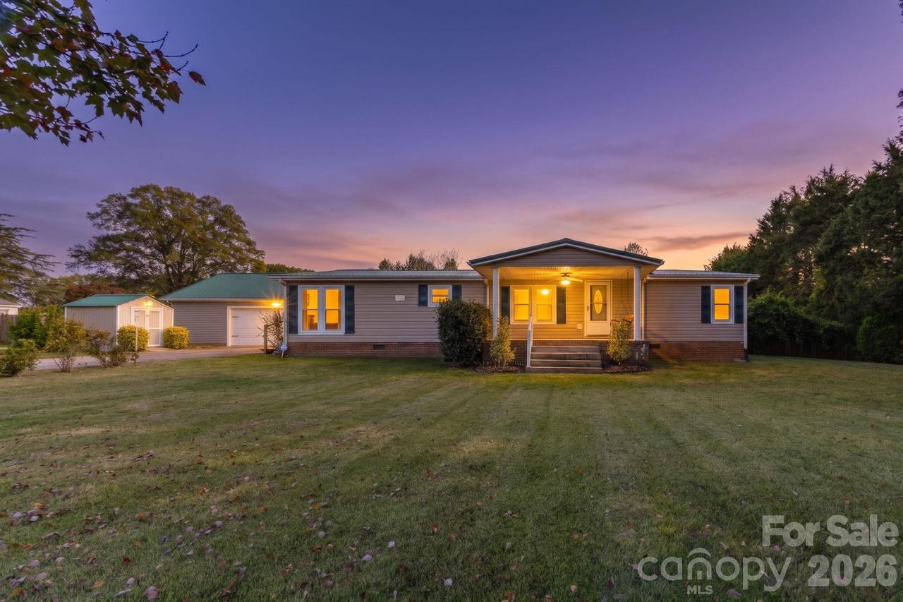 2330 Old Home Place Dr., Newton, NC 28658