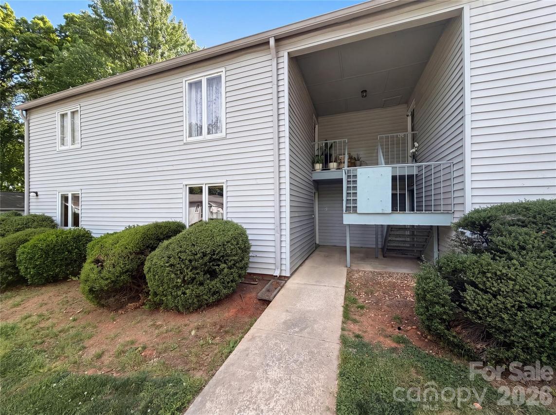 2020 Stoney Point Ln., Charlotte, NC 28210