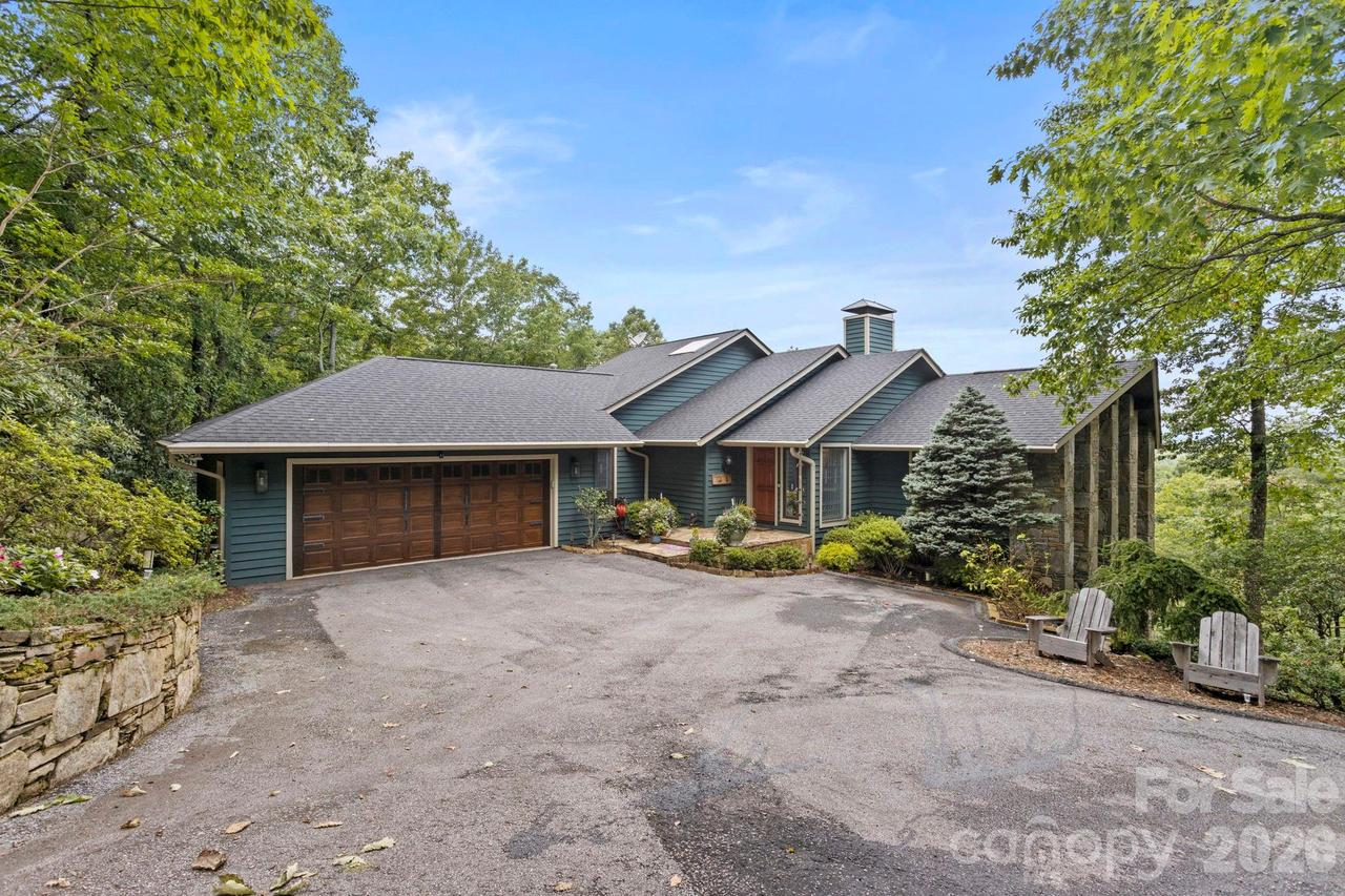257 Dalhousie Ct., Flat Rock, NC 28731