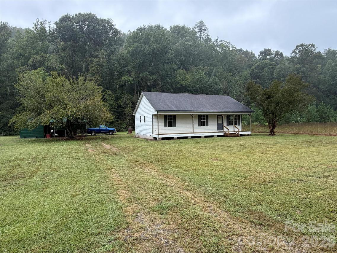 4552 S Mountain Park Ave., Connelly Springs, NC 28612