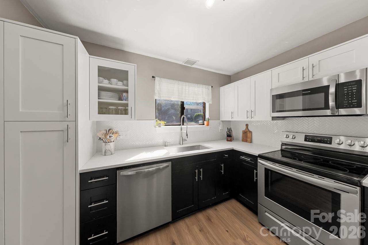3284 Heathstead Pl. #I, Charlotte, NC 28210