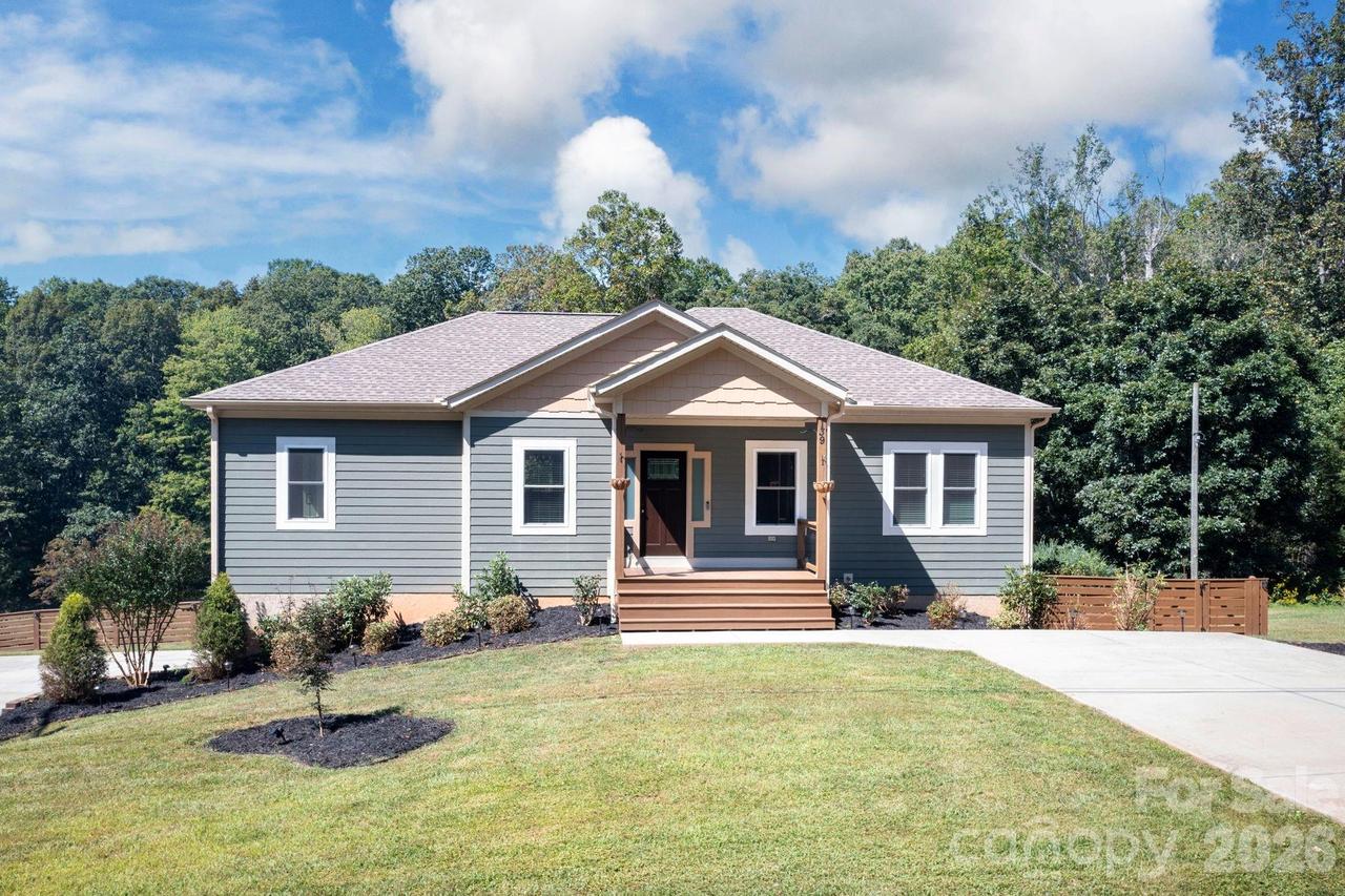 139 Ridge Rd., Candler, NC 28715