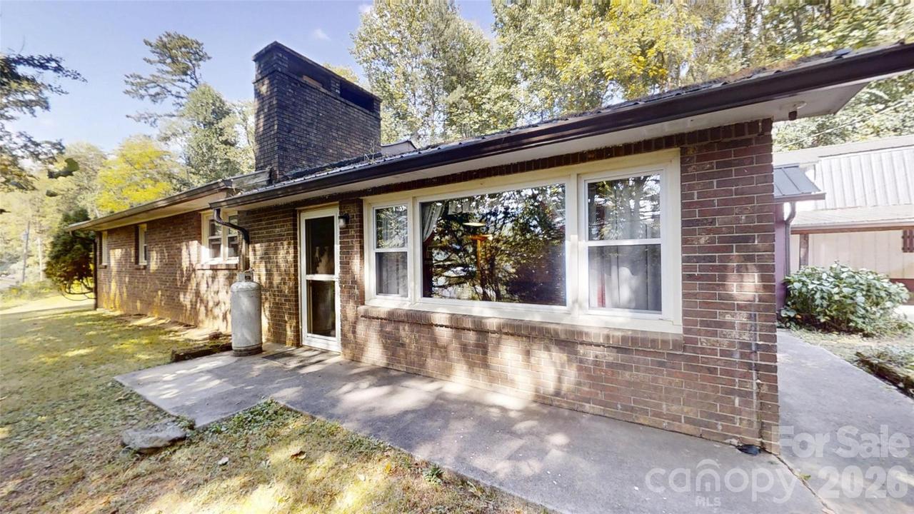 175 River Ln., Canton, NC 28716