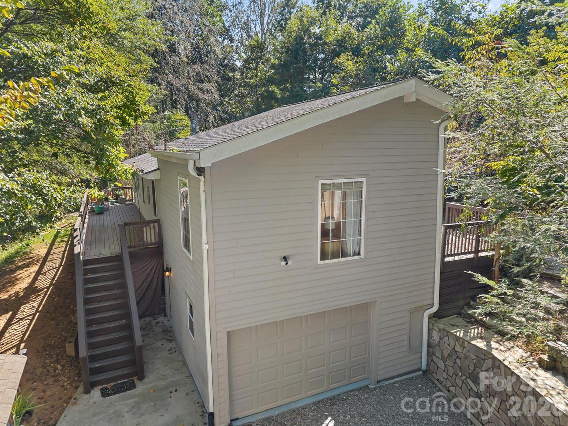 20 Sharpes Cove Rd., Leicester, NC 28748