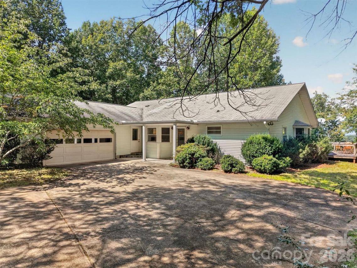 484 Briar Patch Ln., Saluda, NC 28773