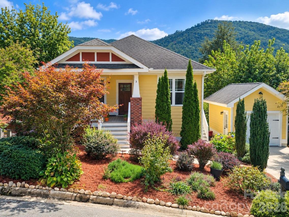 3 Byrdcliffe Ln., Asheville, NC 28805
