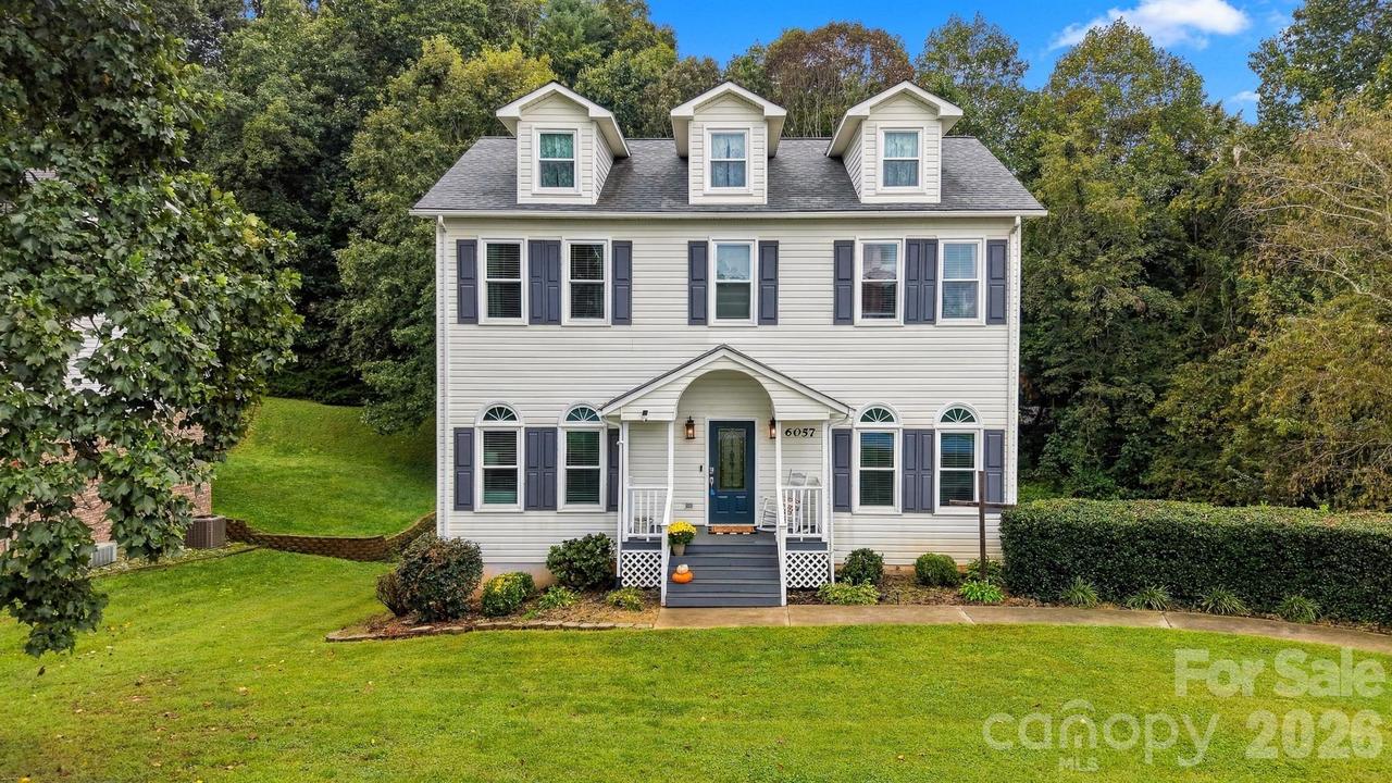 6057 Gold Creek Estate Dr., Hickory, NC 28601