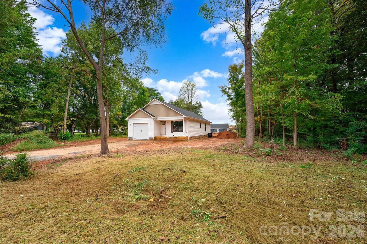 104 Roseman Ln., Statesville, NC 28625