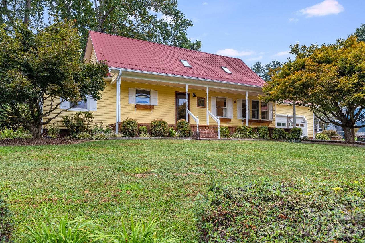 53 Armstrong Rd., Etowah, NC 28729